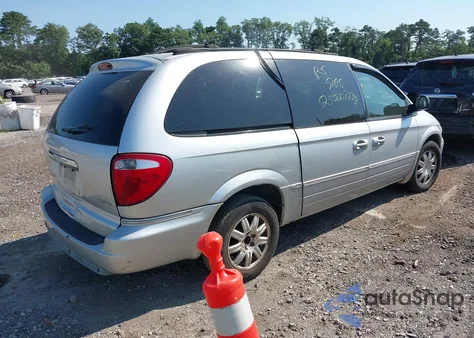 2005 Chrysler Town & Country Touring from USA, damaged, VIN 2C4GP54L25R145310